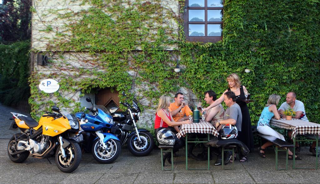 ホテルLandhaus Marsdorf ドレスデン エクステリア 写真