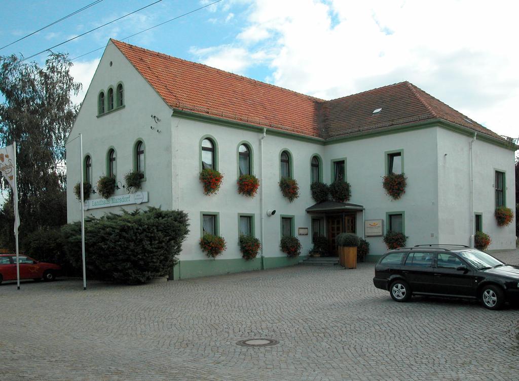 ホテルLandhaus Marsdorf ドレスデン エクステリア 写真